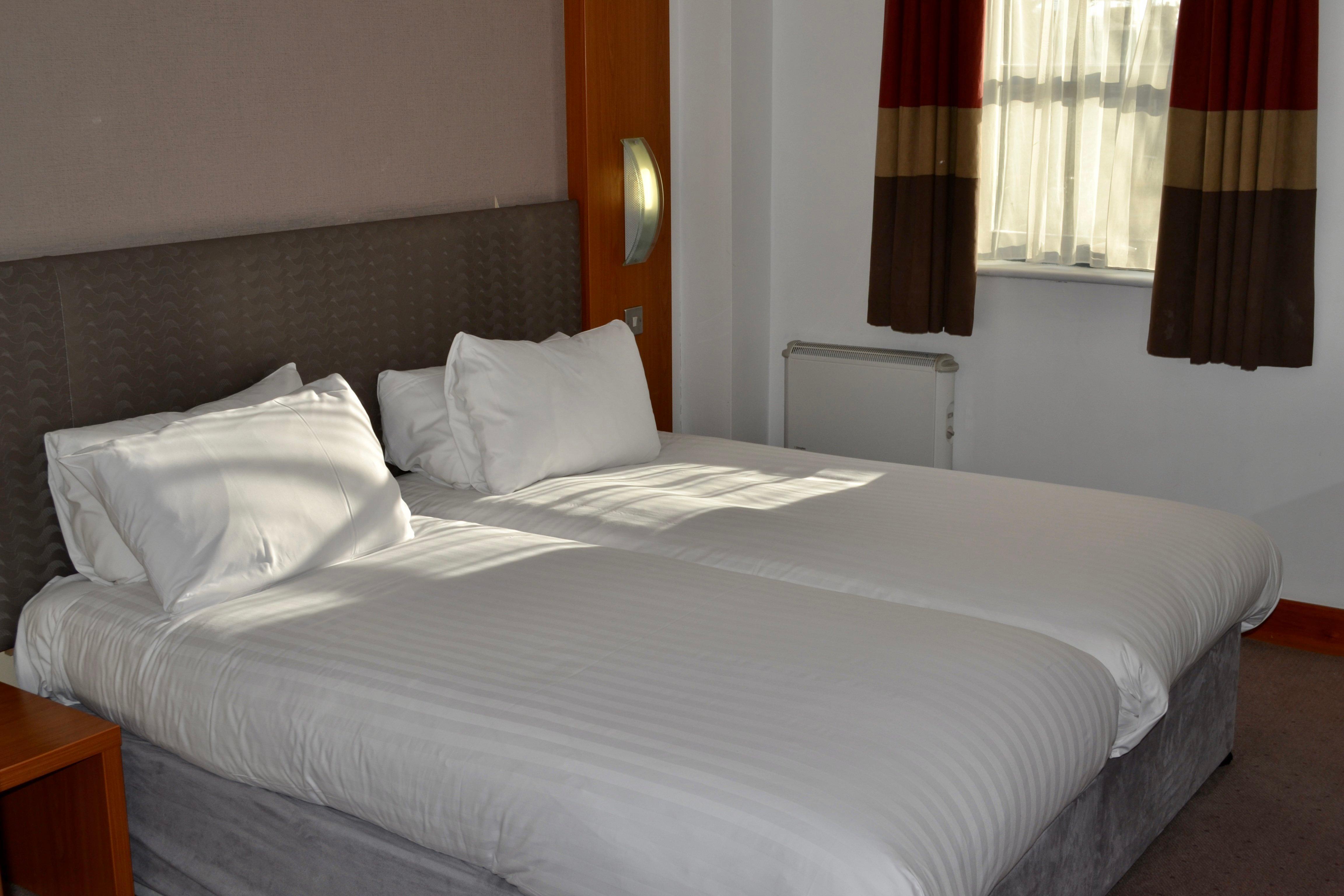 Holiday Inn Manchester - Central Park, An Ihg Hotel Eksteriør billede